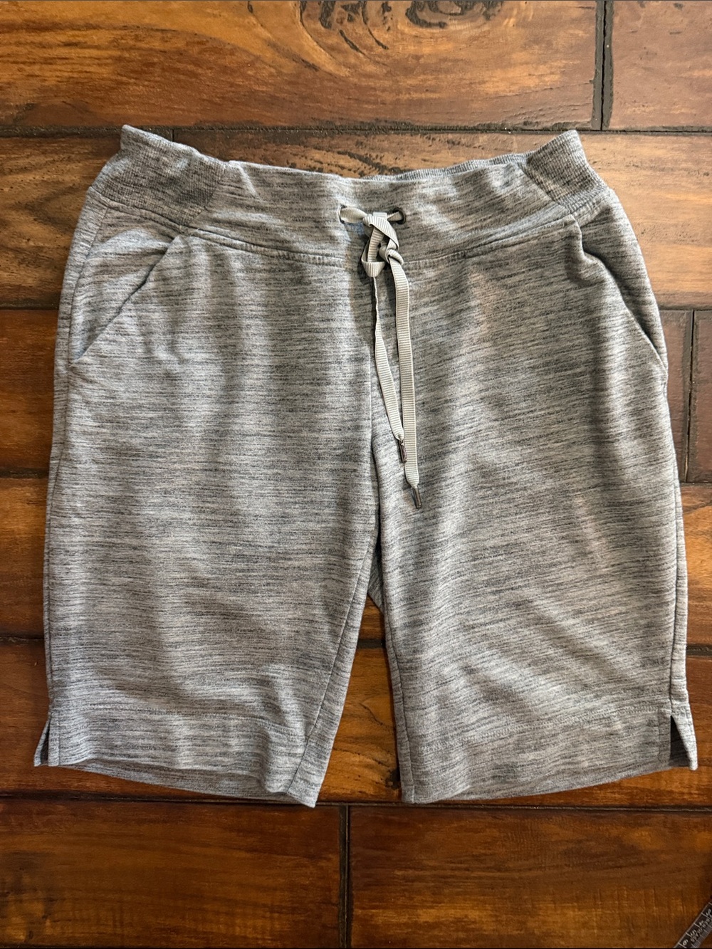 Eddie Bauer Women's Heather Gray Athletic Drawstring Shorts With Pockets